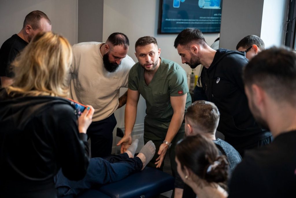 Învață de la cei mai buni: Cristian Drosu formează specialiști în terapii manuale moderne la MedBoost Academy